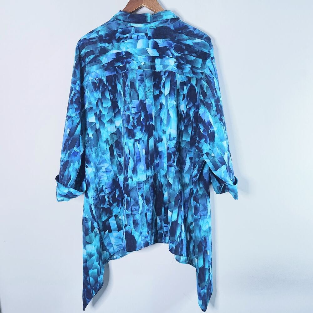 Catherine's Womens Blue Artsy Print Oversized Button Up Blouse Size 3X 26/28 - Picture 4 of 9
